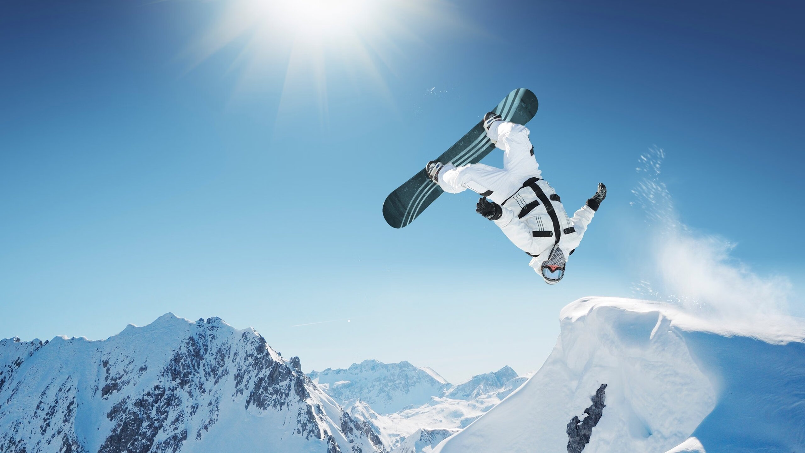 运动商圈夜跑联动活动 商场与跑团联合设计环形路线